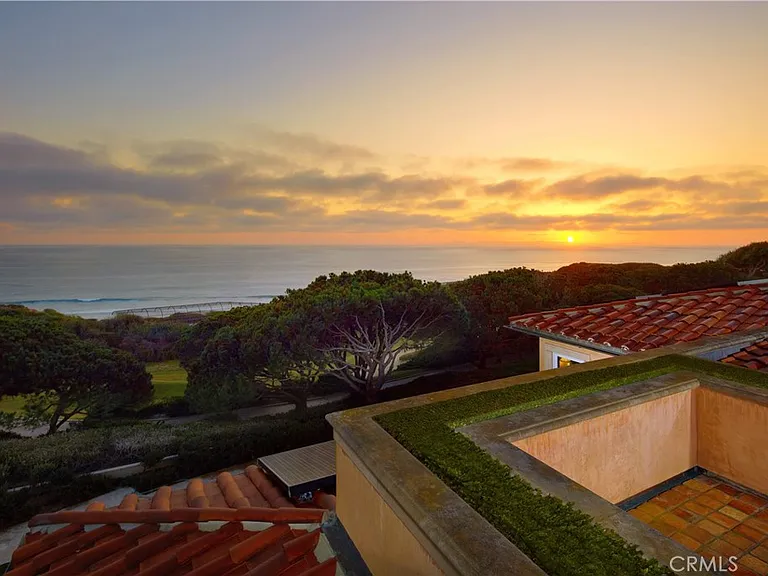 34 Pelican Point Dr — Photo 2