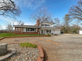 7190 Robles Dr, Redding, CA 96002