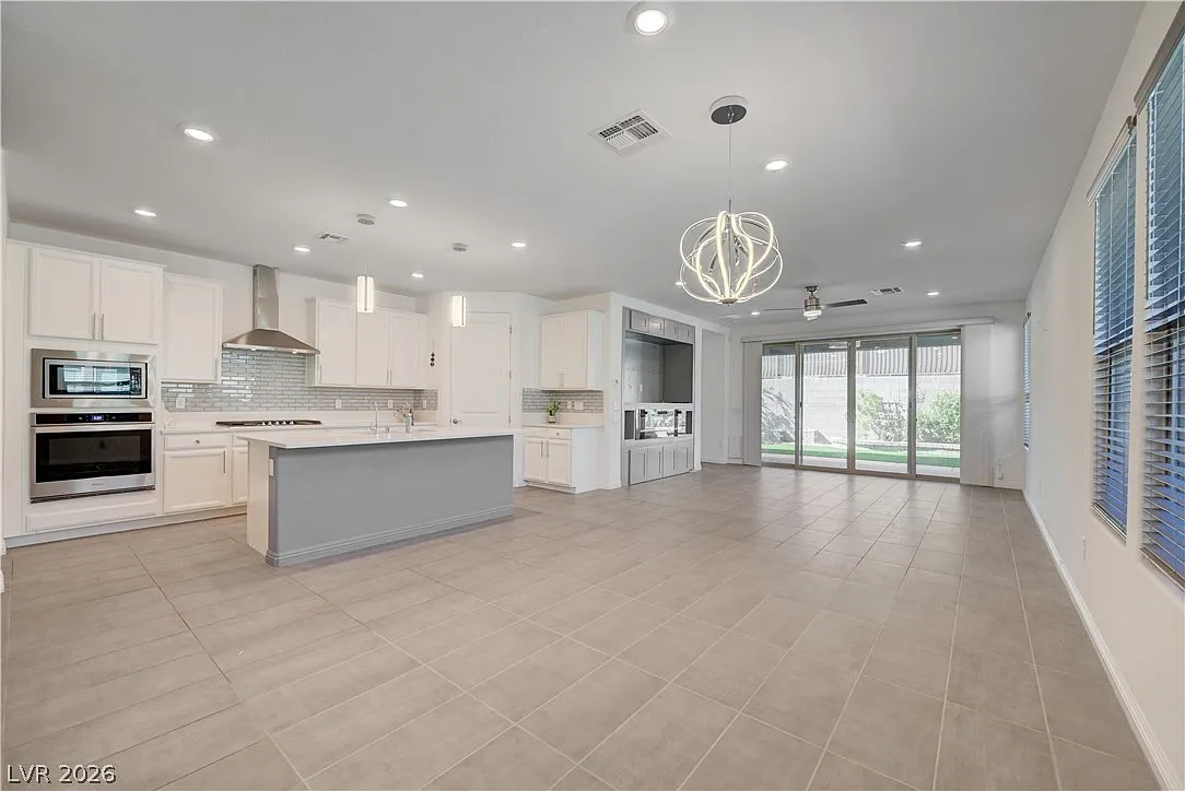 3 bed, 2.0 bath, 1769 sqft, $2,500 — Photo 2