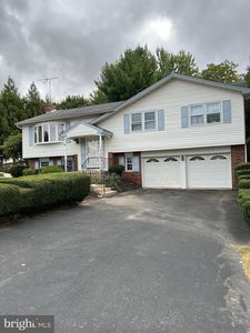 67 Hidden Valley Rd, Aston, PA, 19014