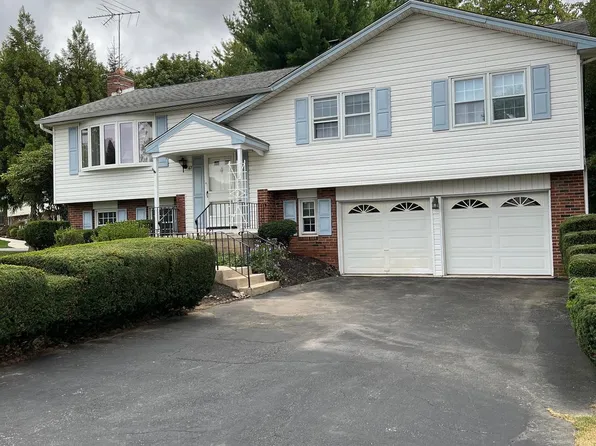 67 Hidden Valley Rd, Aston, PA 19014