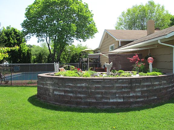 2nd image of 1 Red Wing Ln