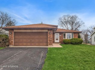 780 Honeytree Dr, Romeoville, IL 60446