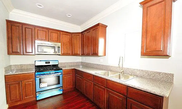 3 bed, $2,500 — Photo 3