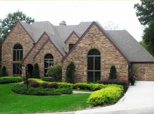 1135 Richards Rd, Dubuque, IA 52003