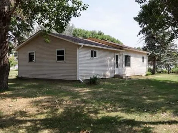 205 9th Ave E, Lisbon, ND 58054