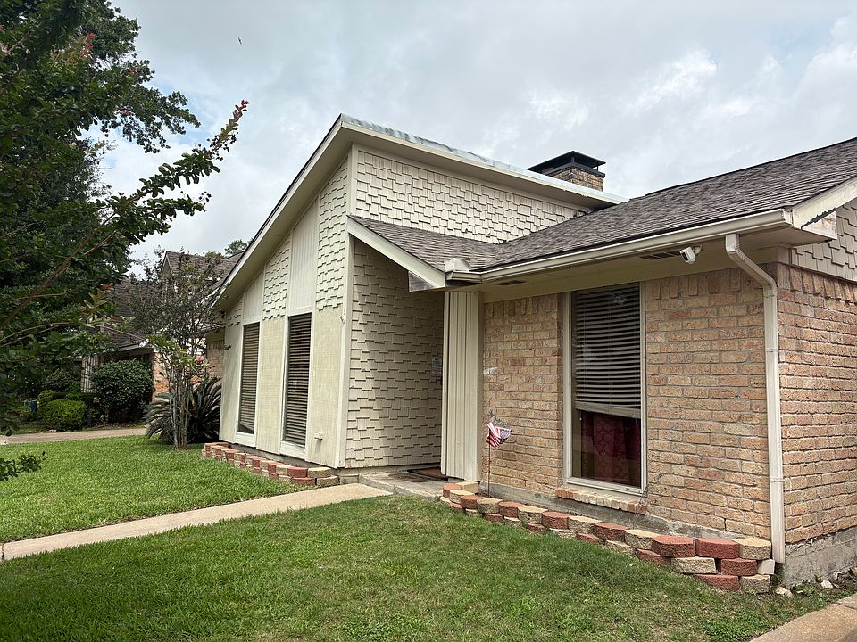 1st image of 21430 Park Brook Dr