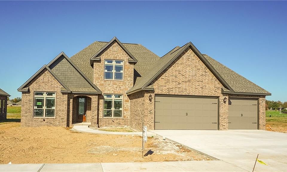 1st image of 5605 W Lakewood Ct
