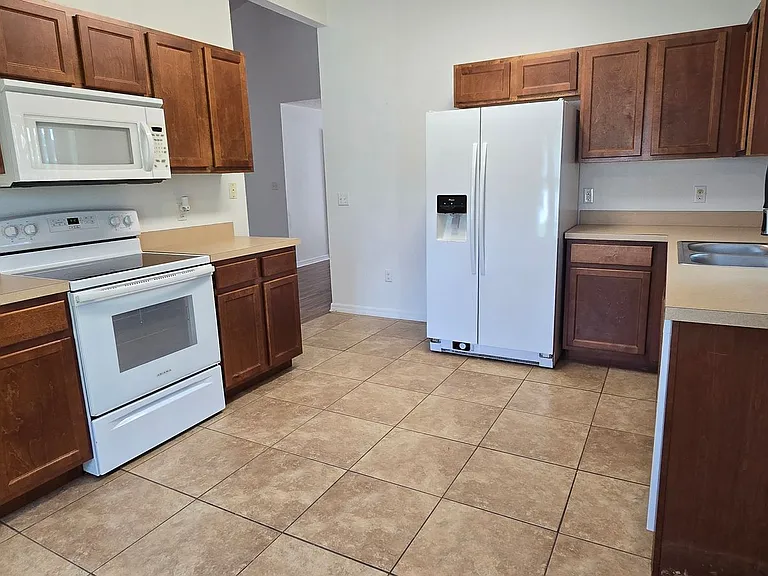 1500 Kayuni Dr — Photo 3