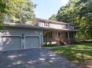 5 Sunnyrock Dr, Walpole, MA 02081