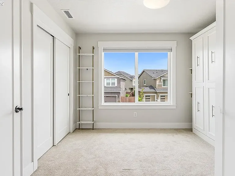 47 S 39th Dr — Photo 21