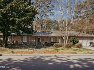 5325 Runnymede Rd, Jackson, MS 39211