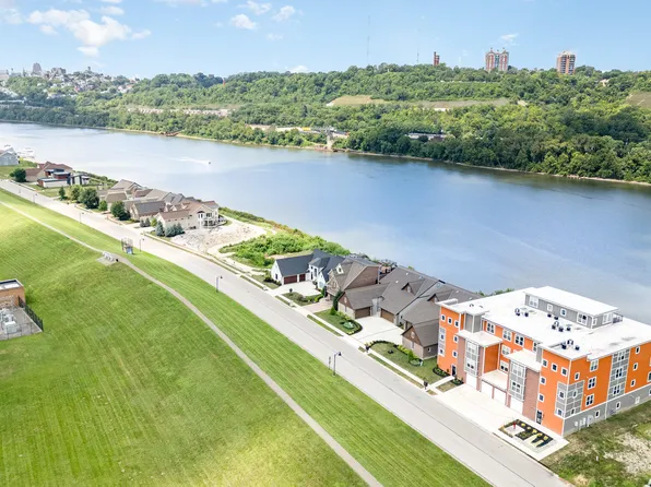 605 Manhattan Blvd #202, Dayton, KY 41074