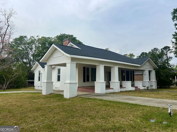 40 S College St, Metter, GA 30439
