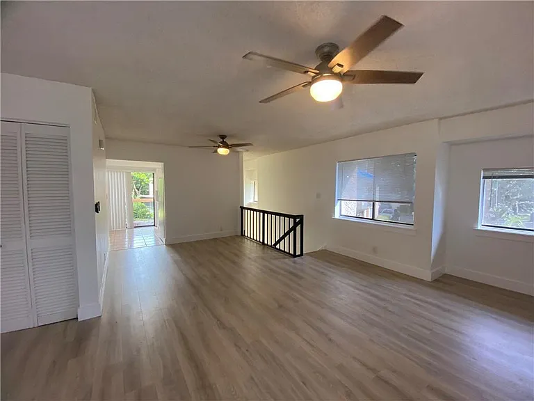 191 Wimbledon Lake Dr — Photo 10