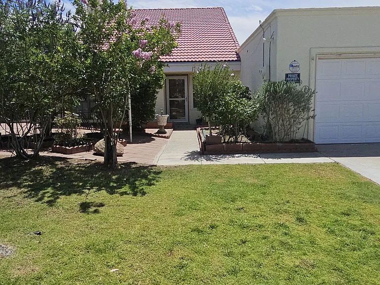 650 Frontier Dr — Photo 1