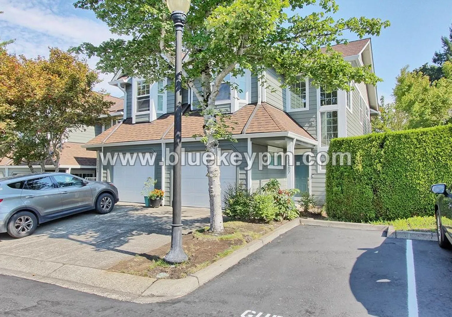 2 Bed, 2.5 Baths Townhome in Beaverton Near Greenway Park — Photo 1