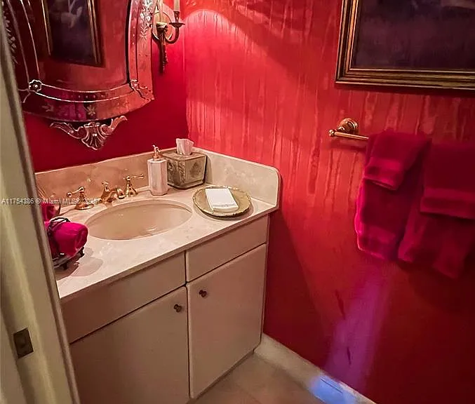 7241 Fisher Island Dr #7241 — Photo 39