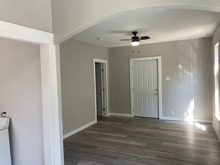 1812 G St N #1 — Photo 3