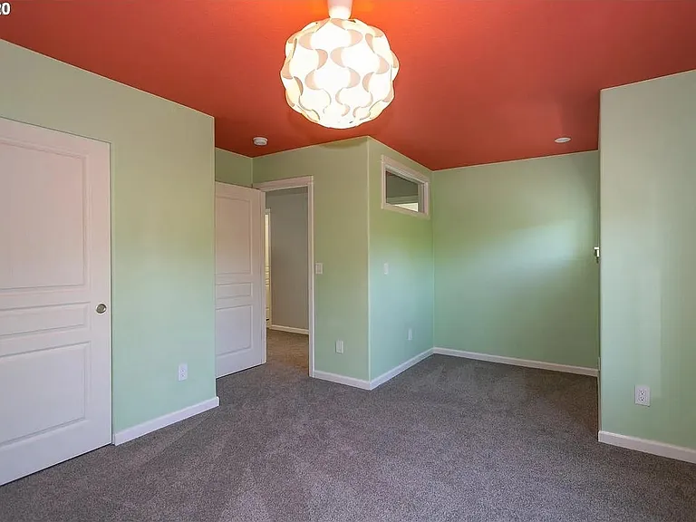 153 NE Porto Way — Photo 25