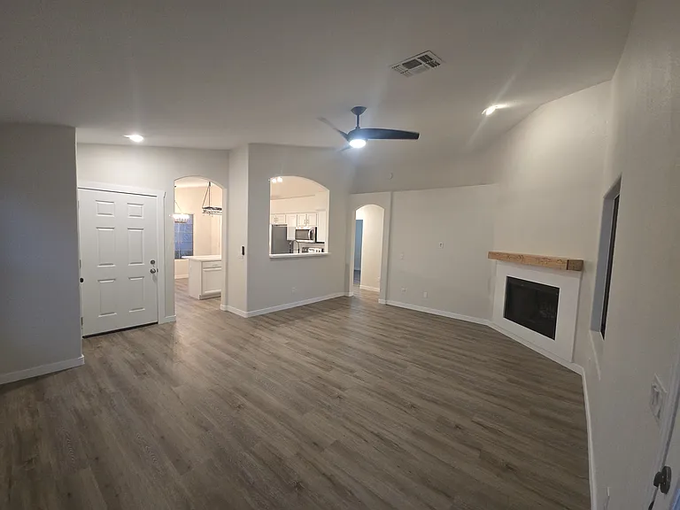 1736 E Palomino Dr — Photo 9