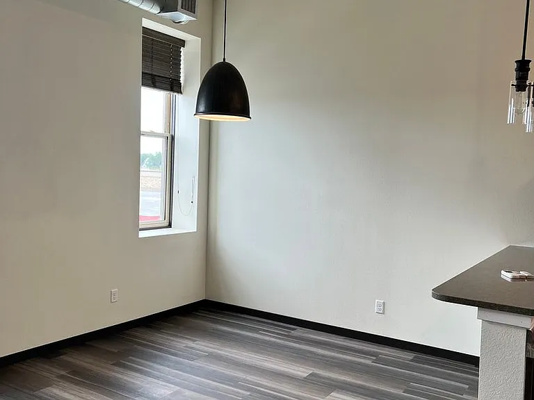 843 Washington Ave — Photo 9