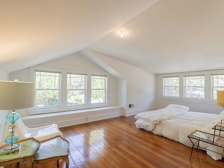1554 Overton Park Ave — Photo 9