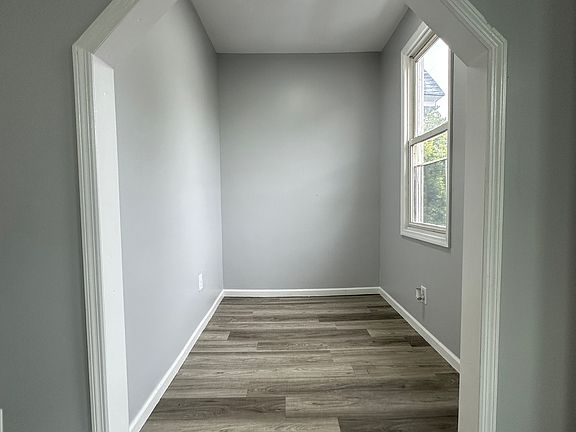 3rd image of 161 S 9th St Floor 3