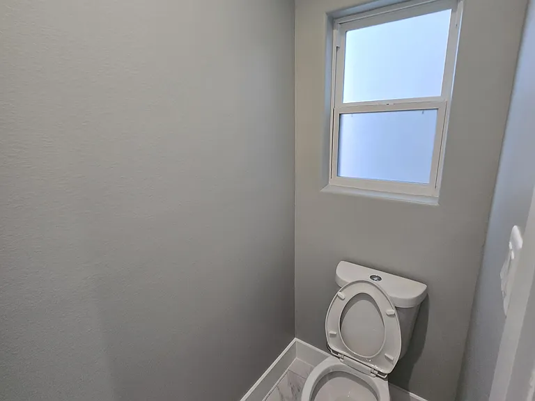 3802 Yale St — Photo 32