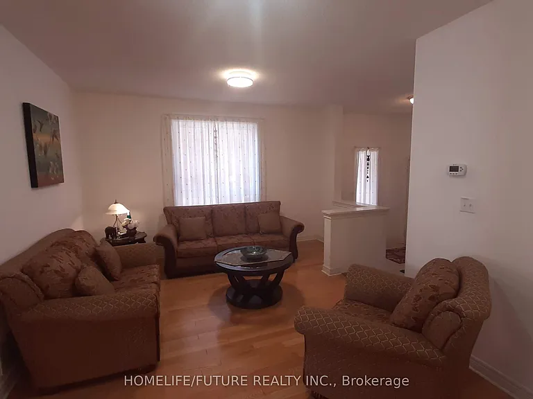 72 Sharon Lee Dr — Photo 3