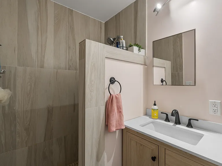 187 Kamakoi Loopstudio — Photo 14