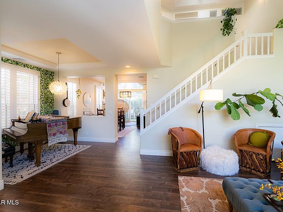 2nd image of 331 Avenida De Royale