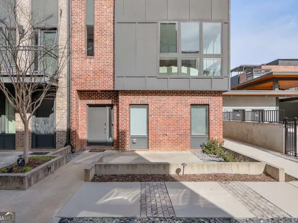 1226 Chelsea Cir NW, Atlanta, GA 30318