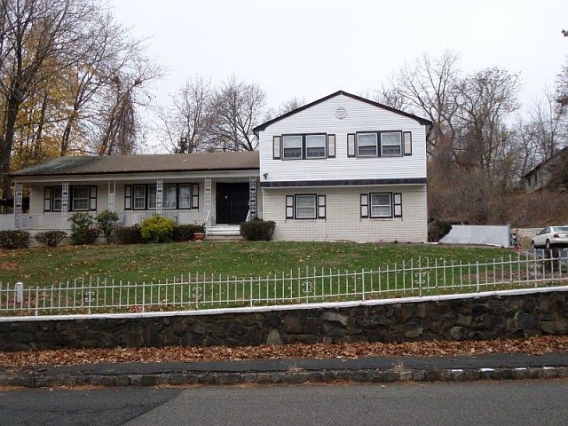 1st image of 333 Central Ave