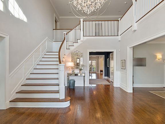 1030 Seven Oaks Lane