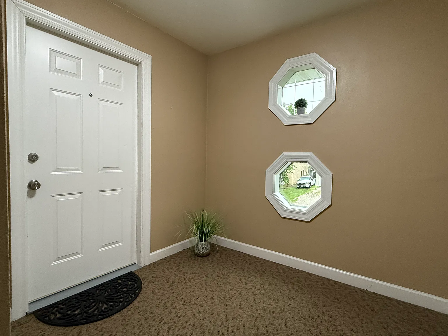 2 bed, 864 sqft, $1,100 — Photo 4