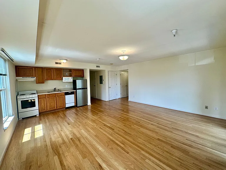 1203 Wertland St — Photo 3