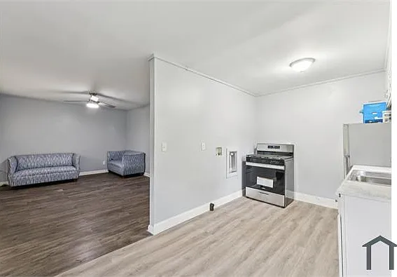3 bed, 925 sqft, $1,150 — Photo 3
