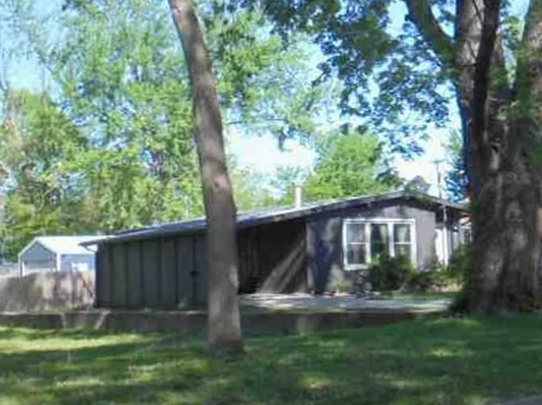 916 N Cedar St, Ottawa, KS 66067