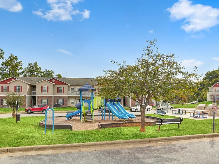 Clemmons Station Apartment Homes — Photo 11