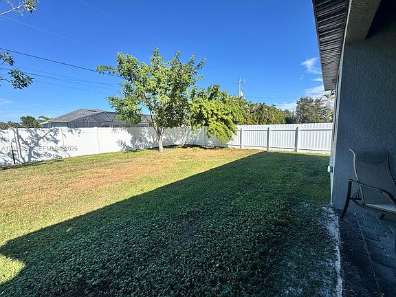 5th image of 209 SE 26th Ter