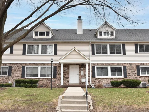 1114 Pilgrim PARKWAY, Elm Grove, WI 53122