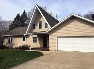 3368 Glendora Rd, Three Oaks, MI 49128