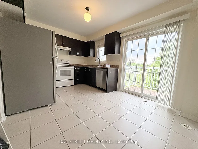 40 Mantello Dr — Photo 6