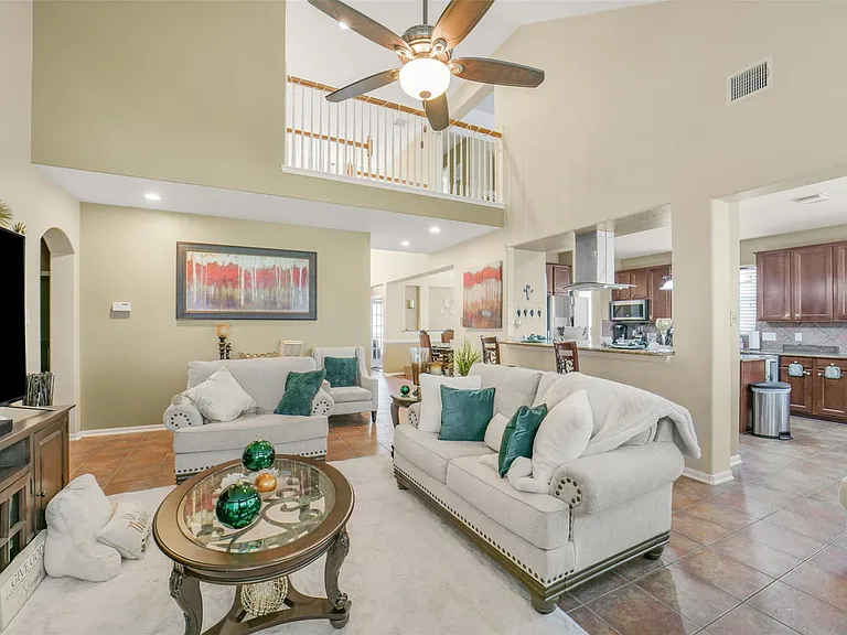 2103 Blue Water Bay Dr — Photo 10