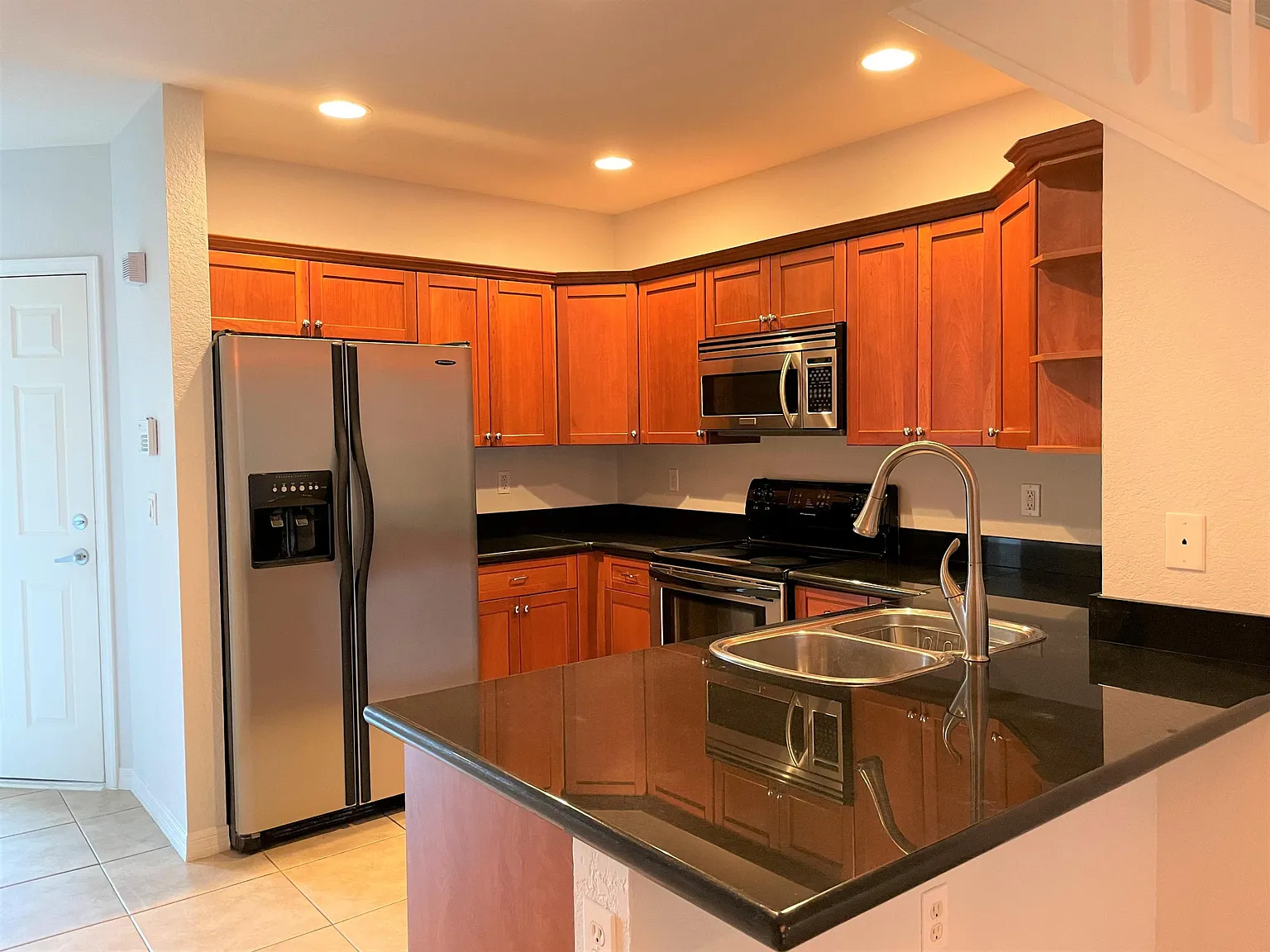 3 bed, 2.5 bath, 1511 sqft, $2,800 — Photo 4