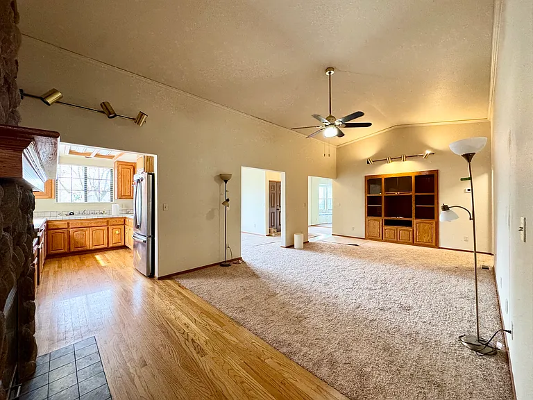 721 William Ct — Photo 8