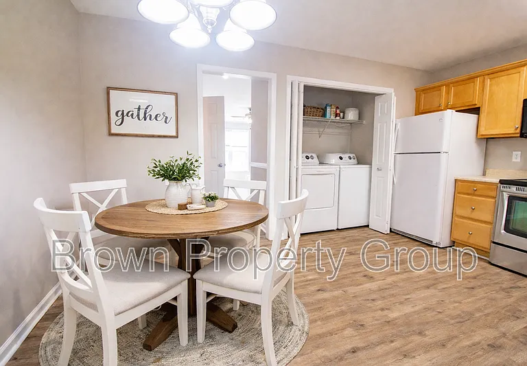 452 Cityview Ln — Photo 5
