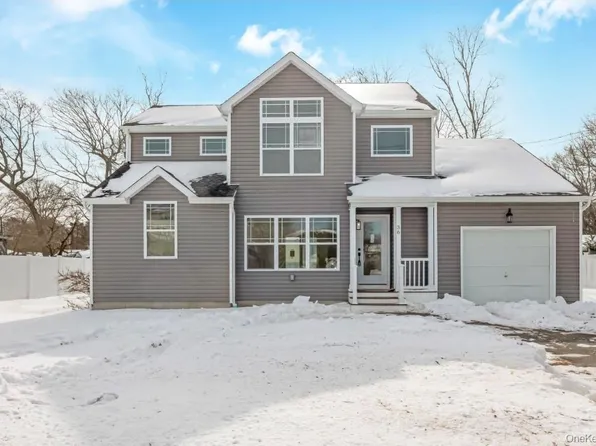 36 Musket Drive, Shirley, NY 11967