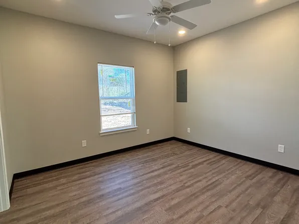 1728 Sayers St, Lufkin, TX 75904